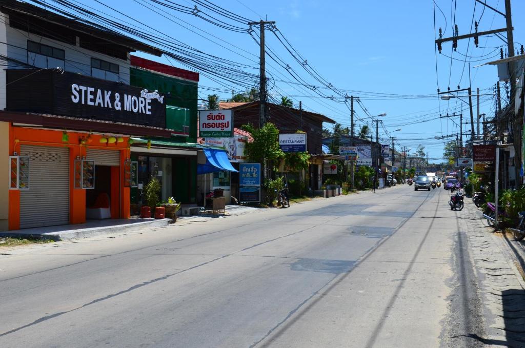 Baan Banyan Villa, Wood House Short Walk To Mae Nam Beach Quarto foto